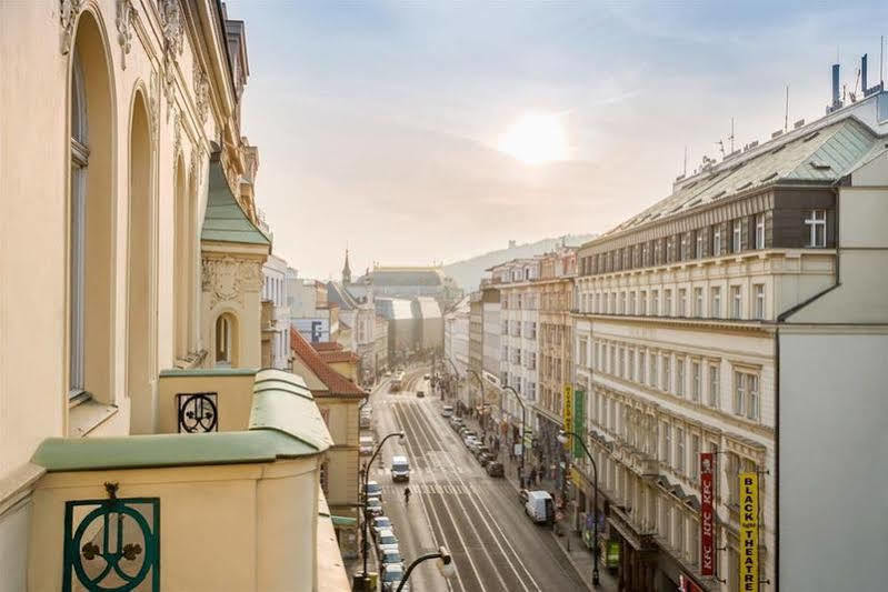 Old Town Residence Apartments Prag Exteriör bild